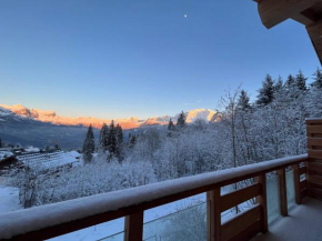 COMBLOUX, VUE IMPRENABLE, au PIED DES PISTES